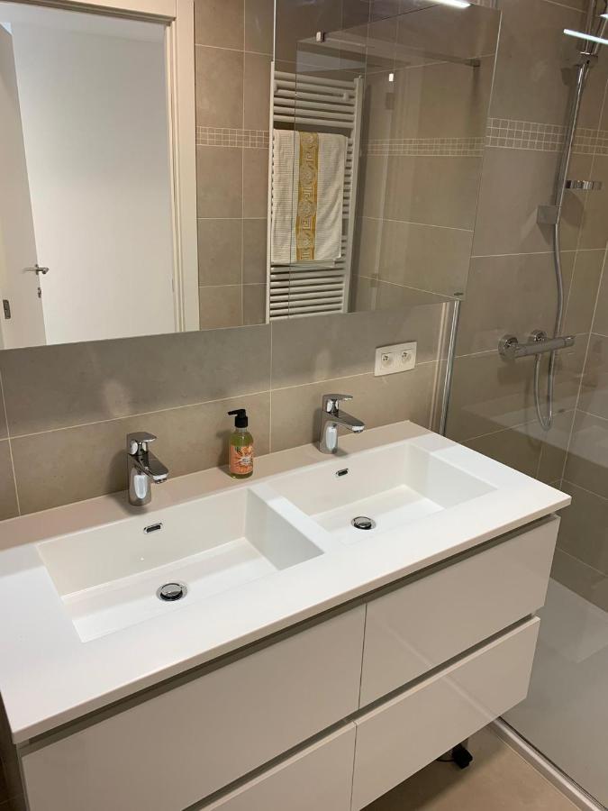 Lichtrijk 2-Slaapkamerappartement Met Zeezicht En Gratis Parking Ostende Exteriér fotografie